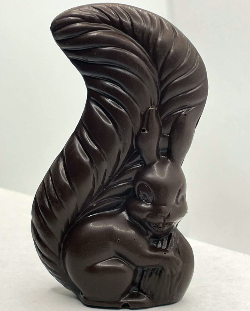 Chocolat noir artisanal à offrir en forme d'écureuil par les filles de beauregard