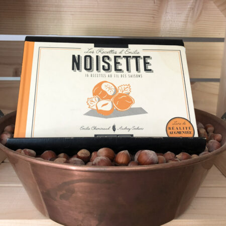 Livre de recettes Noisette d'Emilie Cheminaud et Audrey Sedano Charente Filles Beauregard