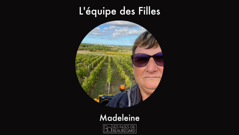 Madeleine femme agricultrice des Filles de beauregard sur son tracteur